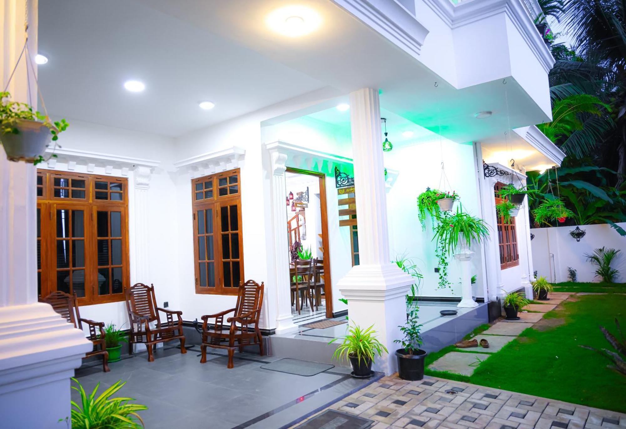 Appartamento Munril Guest Jaffna Esterno foto