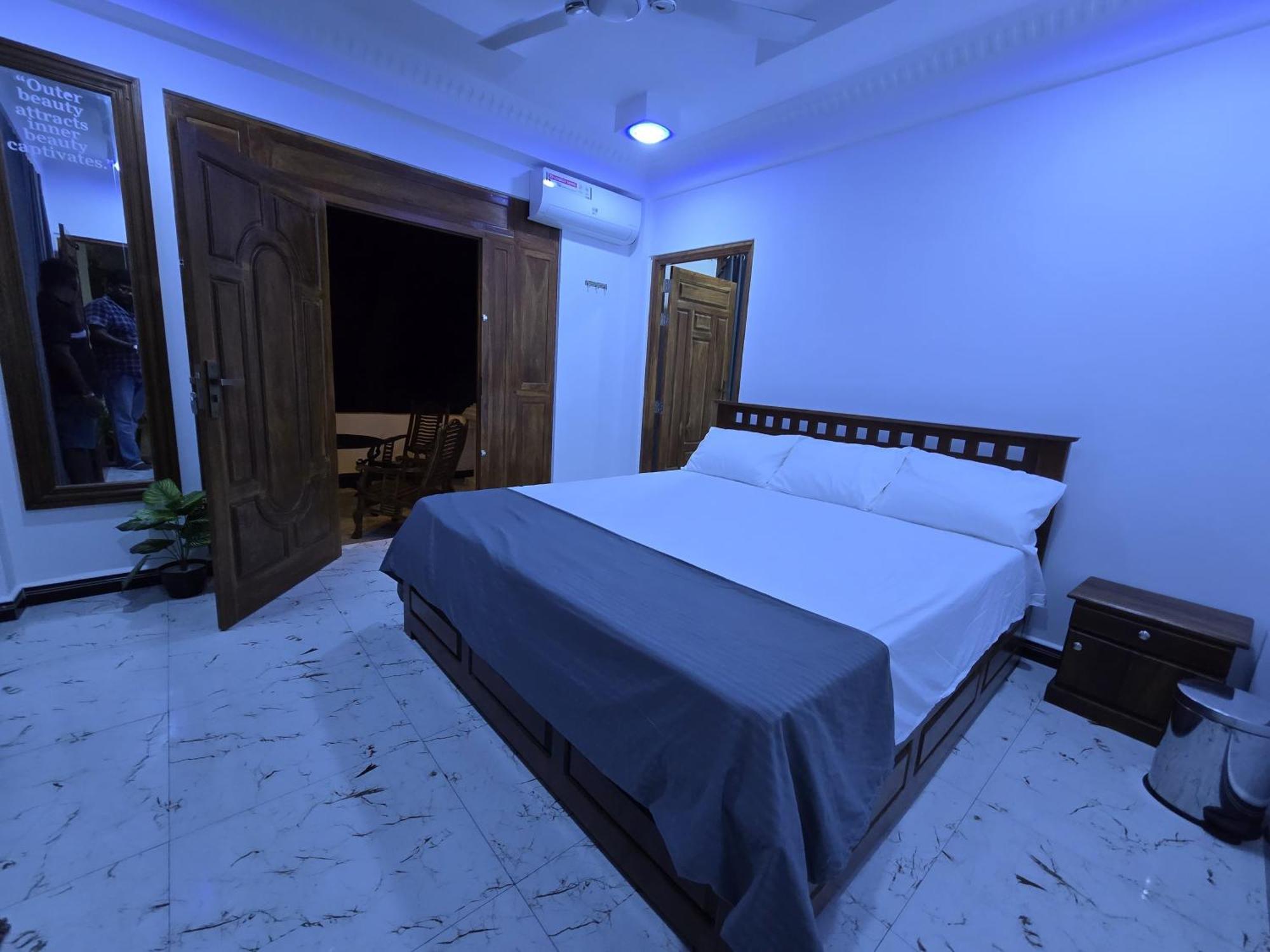 Appartamento Munril Guest Jaffna Esterno foto