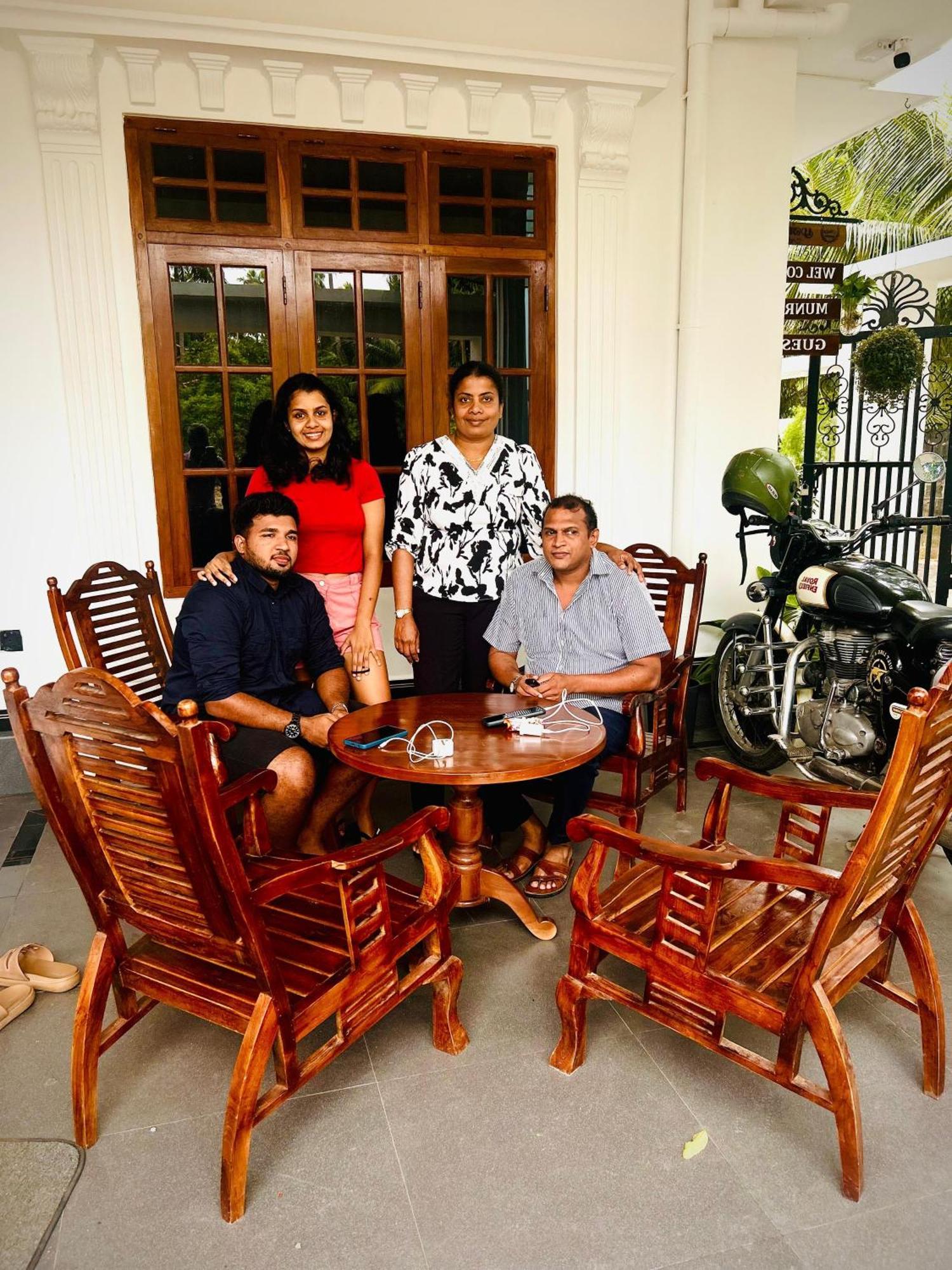 Appartamento Munril Guest Jaffna Esterno foto