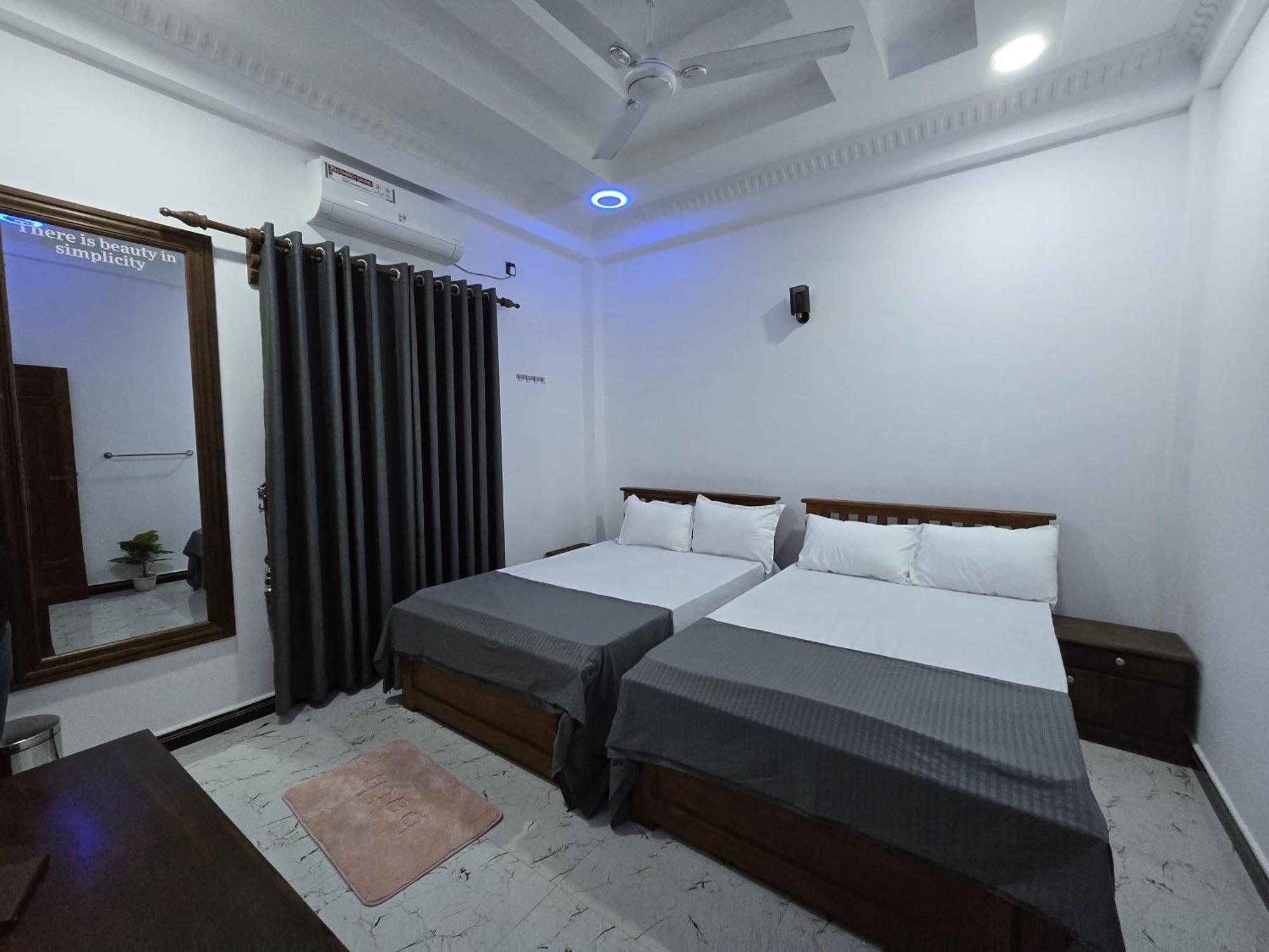 Appartamento Munril Guest Jaffna Esterno foto