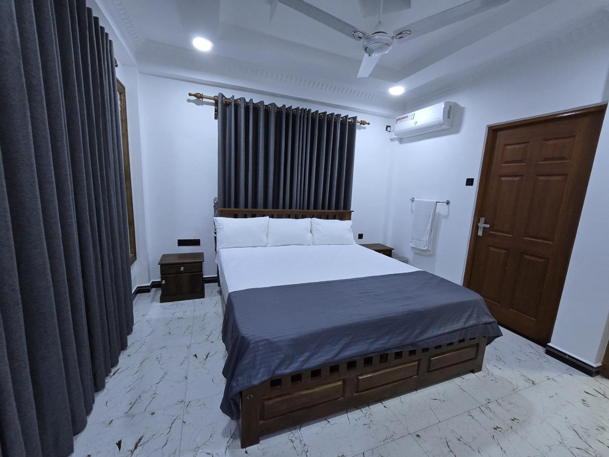 Appartamento Munril Guest Jaffna Esterno foto
