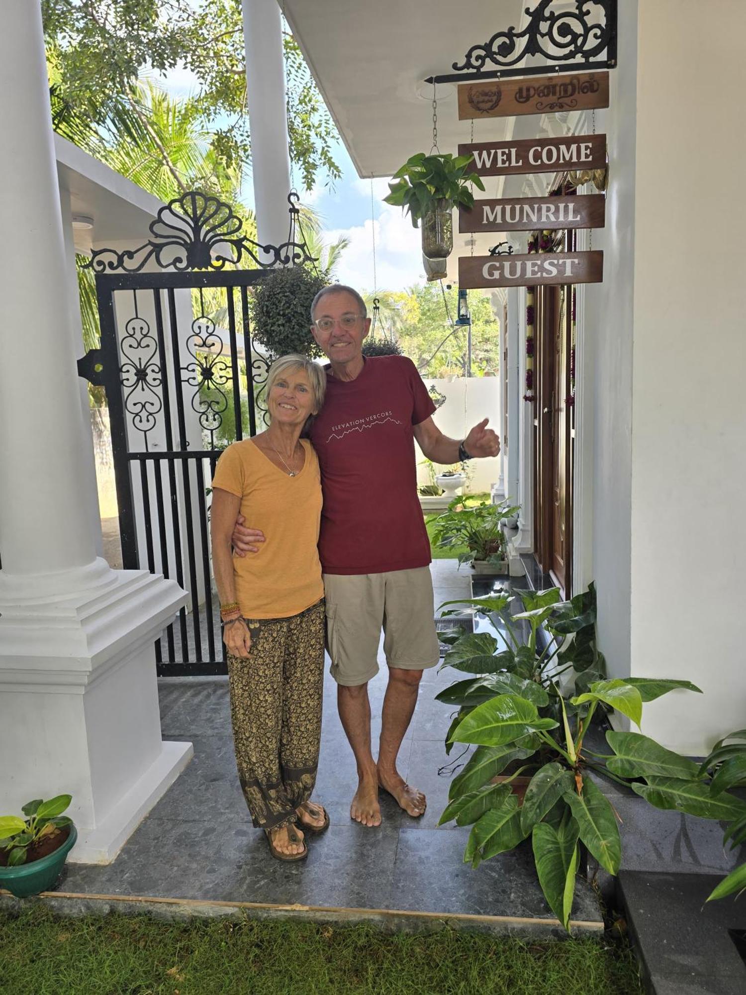 Appartamento Munril Guest Jaffna Esterno foto